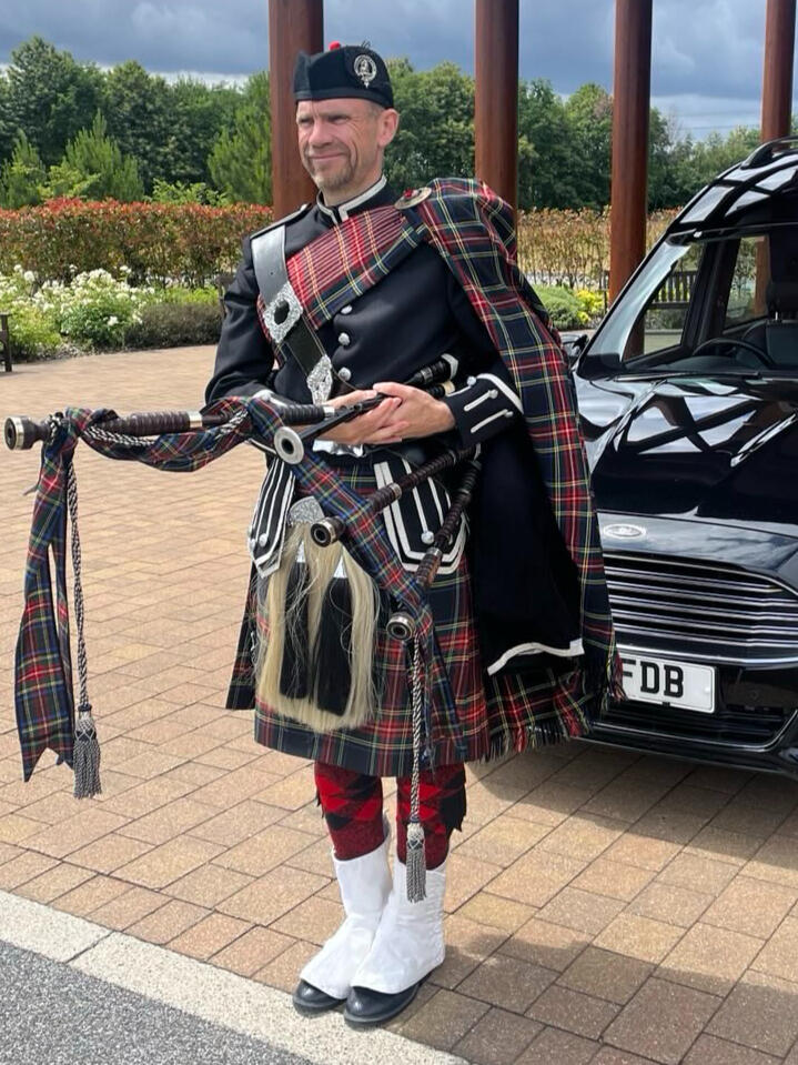 Manchester Bagpiper Manchester Funeral Bagpiper